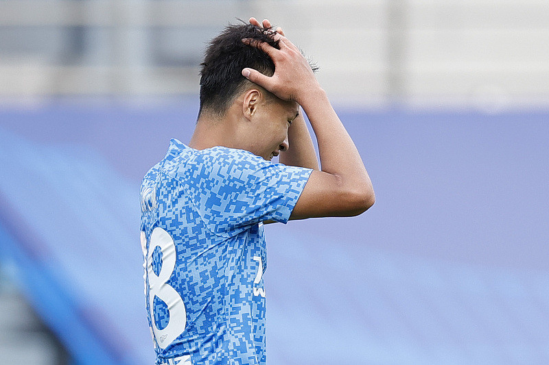 布莱顿训练开放日；冲刺阶段回应争议引欢呼；中超在即；心理建设被强调(利物浦32布莱顿)-ayx