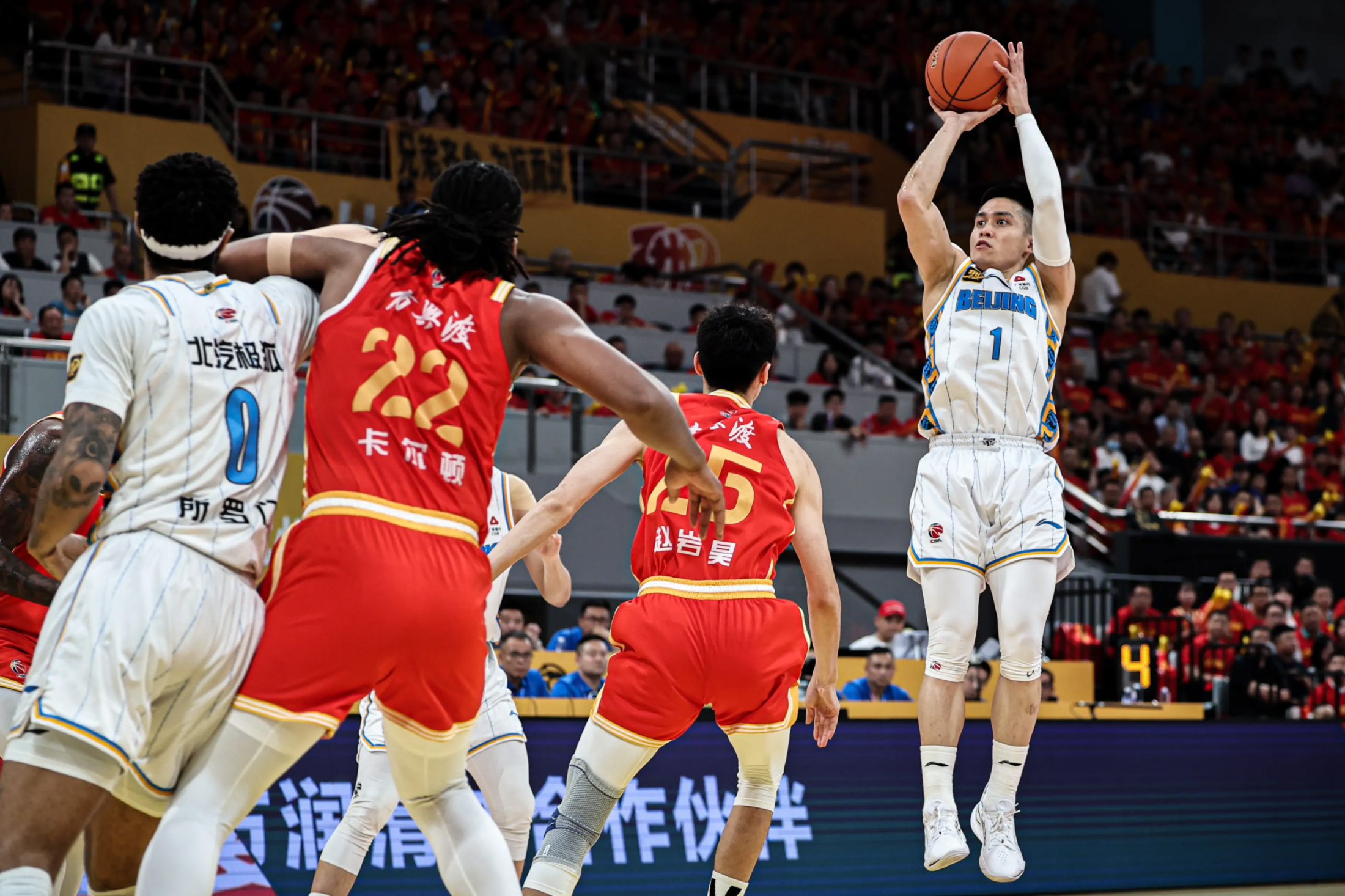 清晨突围战来临,成都蓉城围绕CBA常规赛战术微调,压力陡增,年轻球员得到机会的简单介绍 清晨突围战来临,成都蓉城围绕CBA常规赛战术微调,压力陡增,年轻球员得到机会的简单介绍